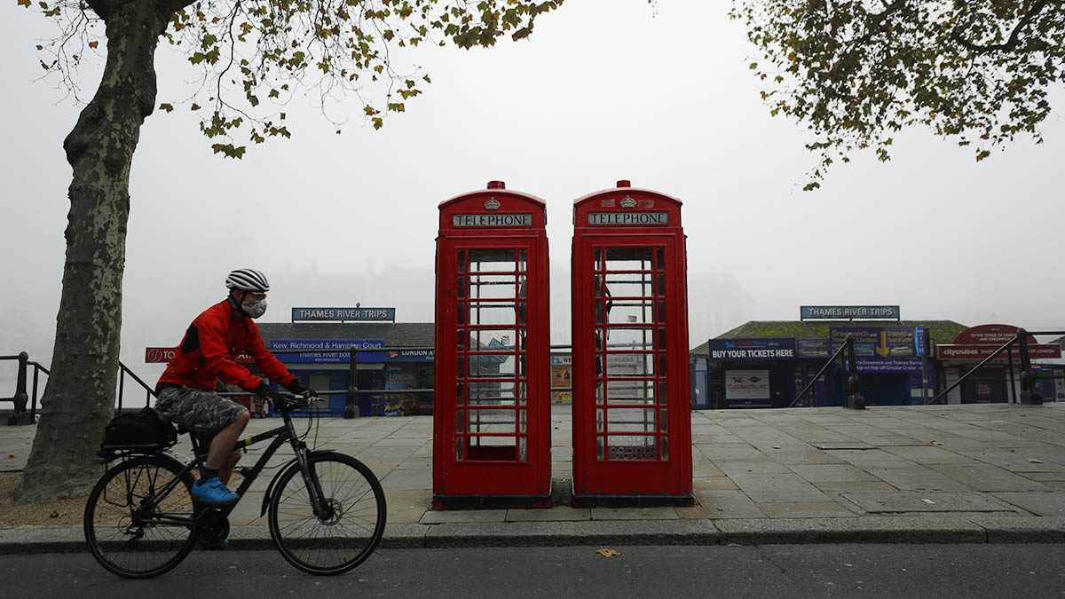 Thousands of red UK phone boxes to be protected from closure